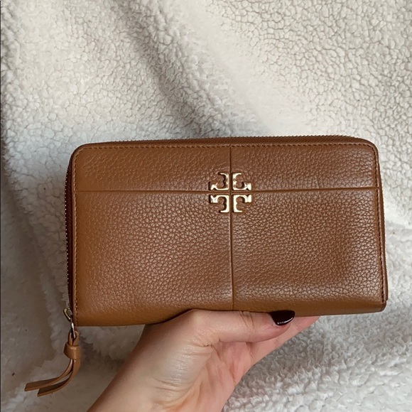 Tory Burch Handbags - Tory Burch Zip Around Wallet
